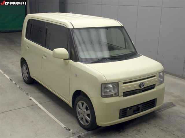 3129 Toyota Pixis space L575A 2012 г. (JU Kanagawa)